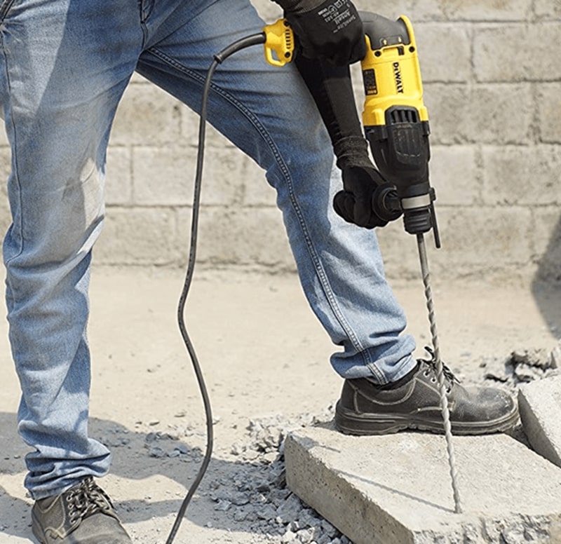 Máy khoan búa Dewalt có nhiều ưu điểm 