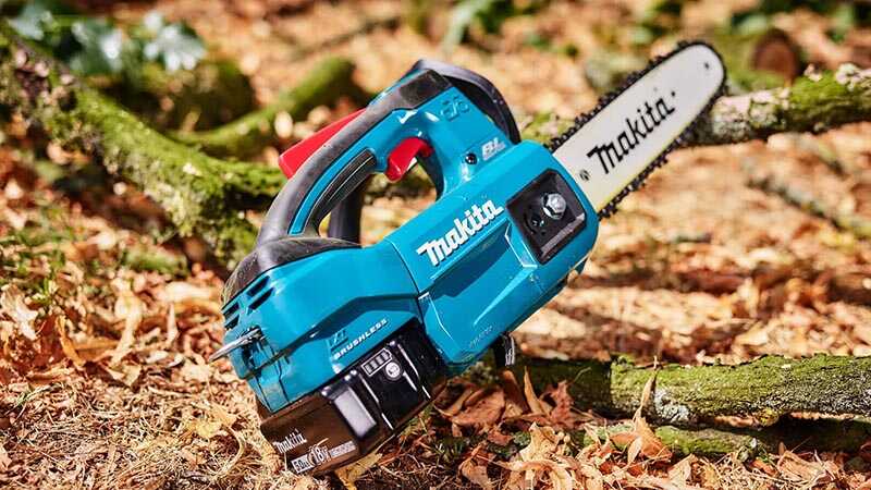 Máy cưa xích Makita DUC254Z bền bỉ