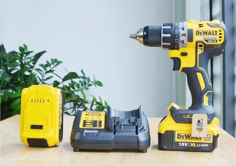 Máy khoan pin Dewalt DCD791M2-B1