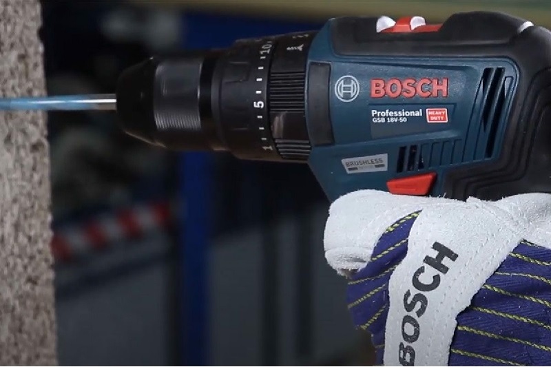 Máy khoan pin Bosch khoan mạnh mẽ