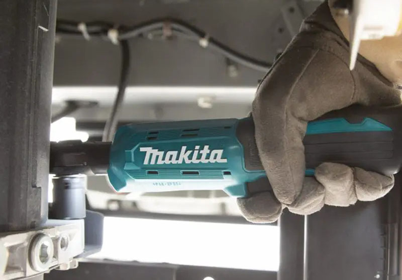 Makita DWR180Z có lực siết mạnh