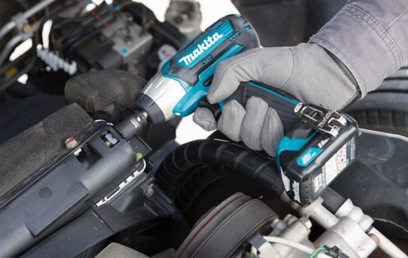 Makita TW140DSAE làm việc chuyên nghiệp