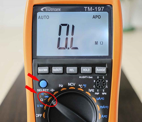 THang đo điện trở trên đồng hồ vom