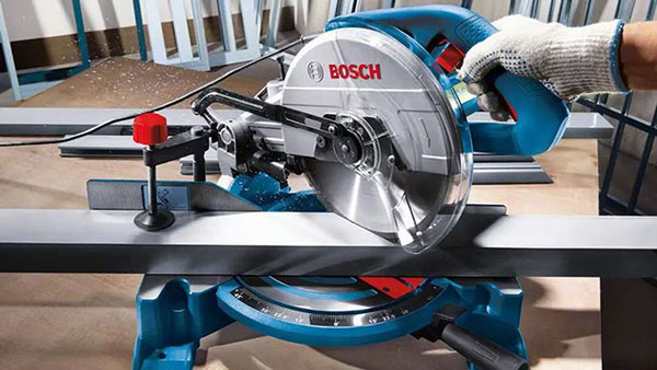 Máy cắt nhôm Bosch