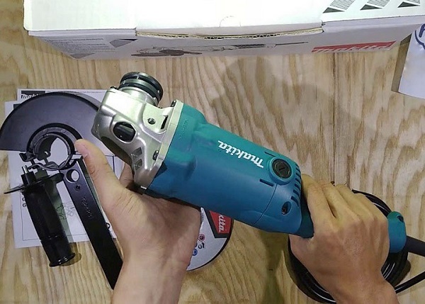 Máy mài góc Makita GA6010 công suất lớn