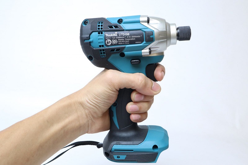 Máy vặn vít dùng pin Makita DTD156