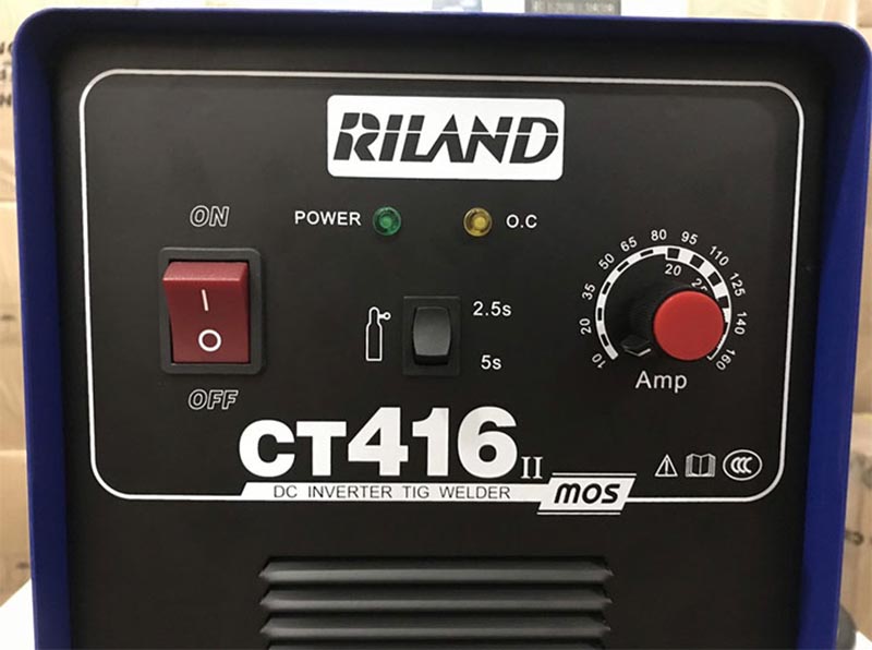 Bảng điều khiển của máy cắt Plasma Riland CT 416II
