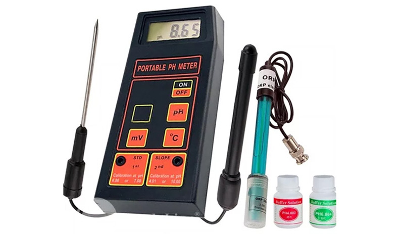 Máy đo pH cầm tay giúp kiểm tra chất lượng nước, đất, thực phẩm,...