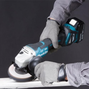 Makita-DGA518Z-2