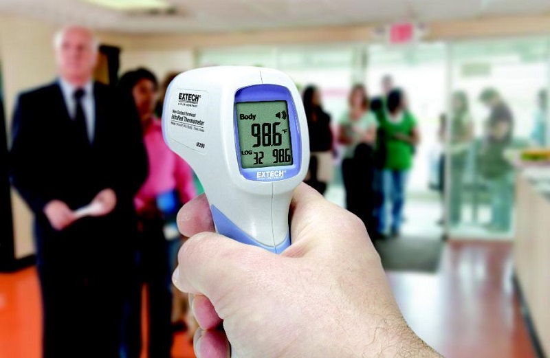 Extech IR200 có thể đo nhiệt độ cơ thể từ 89,6 đến 108,5 ° F (32,0 đến 42,5 ° C) mà không cần tiếp xúc