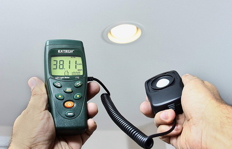 Máy đo ánh sáng đèn Led Extech LT45