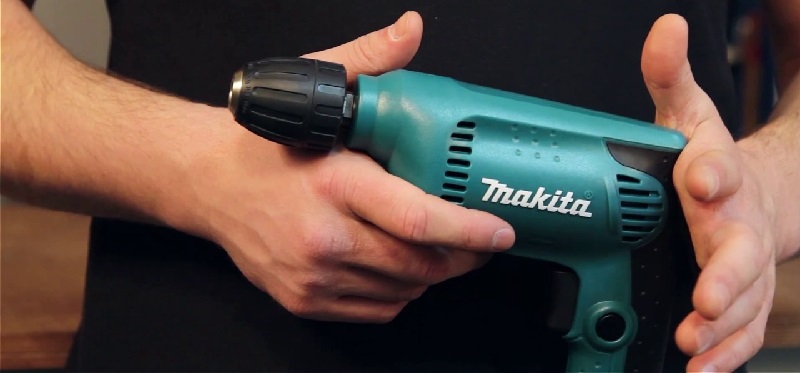 Máy khoan Makita 6413