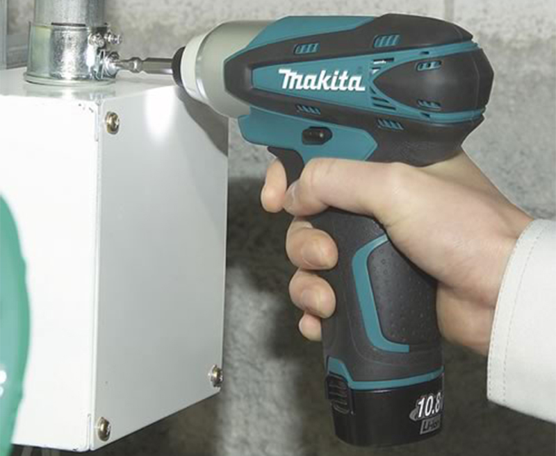 Máy vặn vít Makita TD090DWE